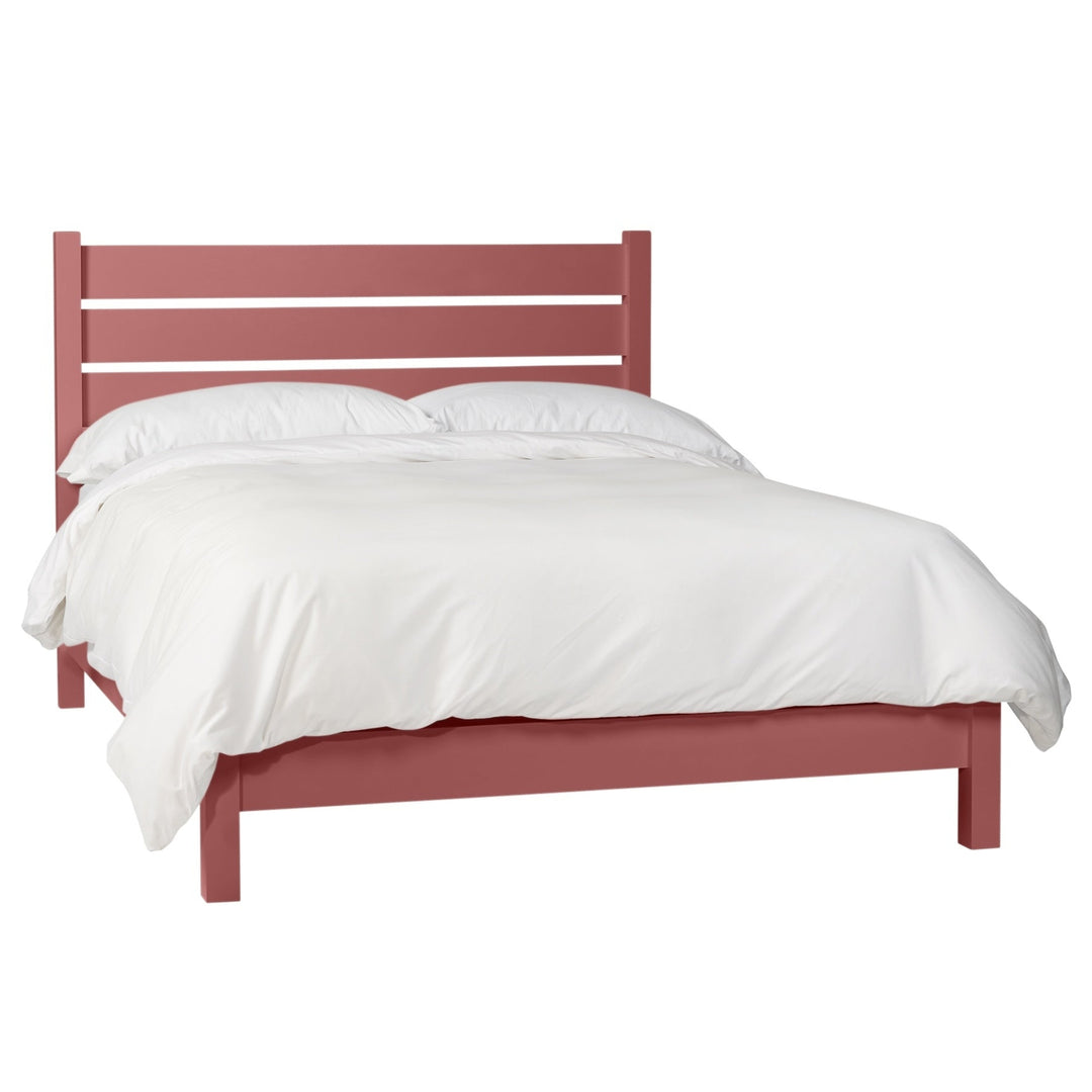 Queen Wyatt Platform Bed with Low Footboard in Adirondack
